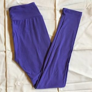 LuLaRoe OS Leggings solid purple. Never worn.